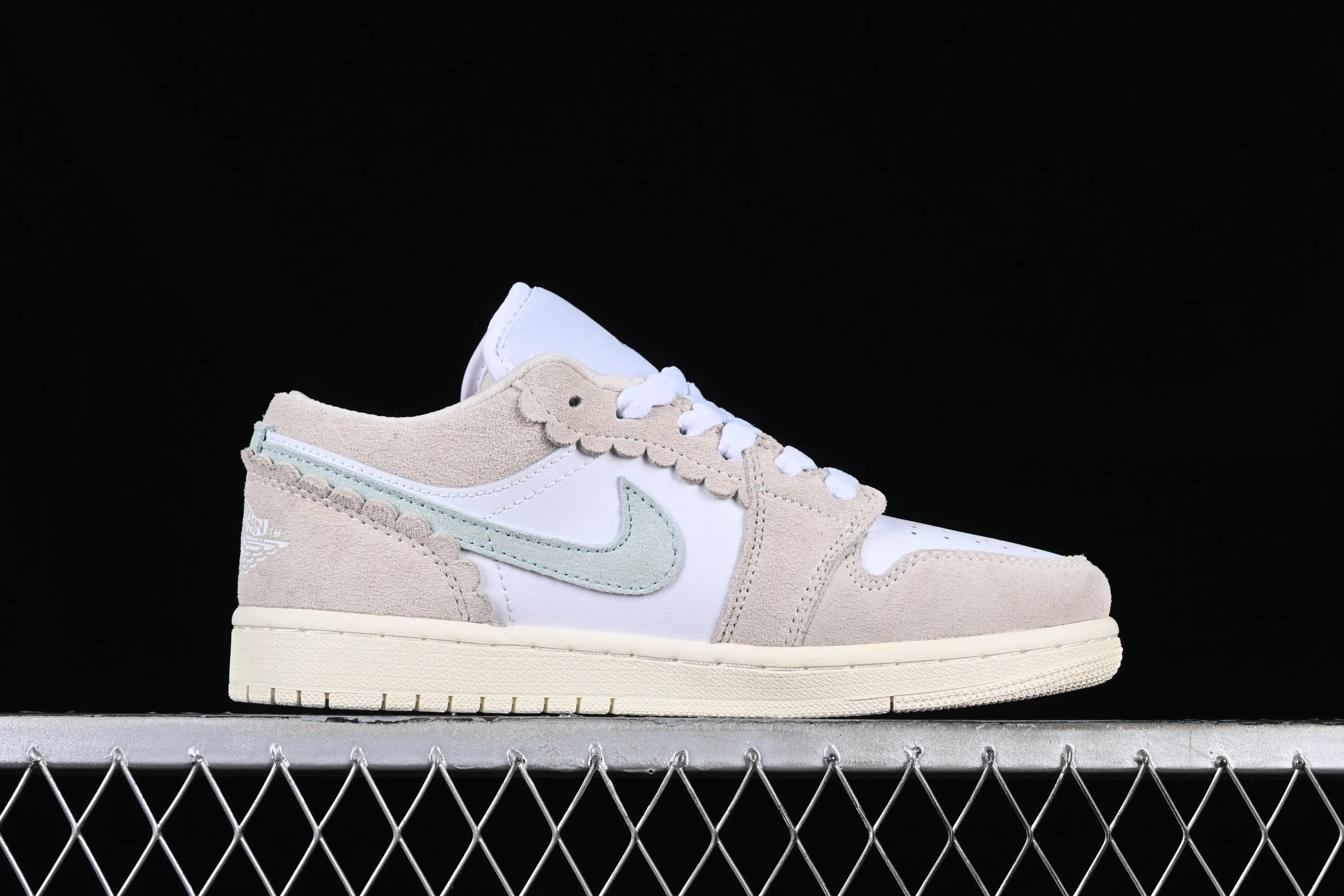 All categories Air Jordan Jordan series basketball shoes Air Jordan 1 Low Z version Air Jordan 1 Low AJ1 Joe 1 pink and white low-top cultural casual sneakers DZ5356-800